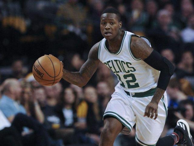 展国内足球 展国内足球