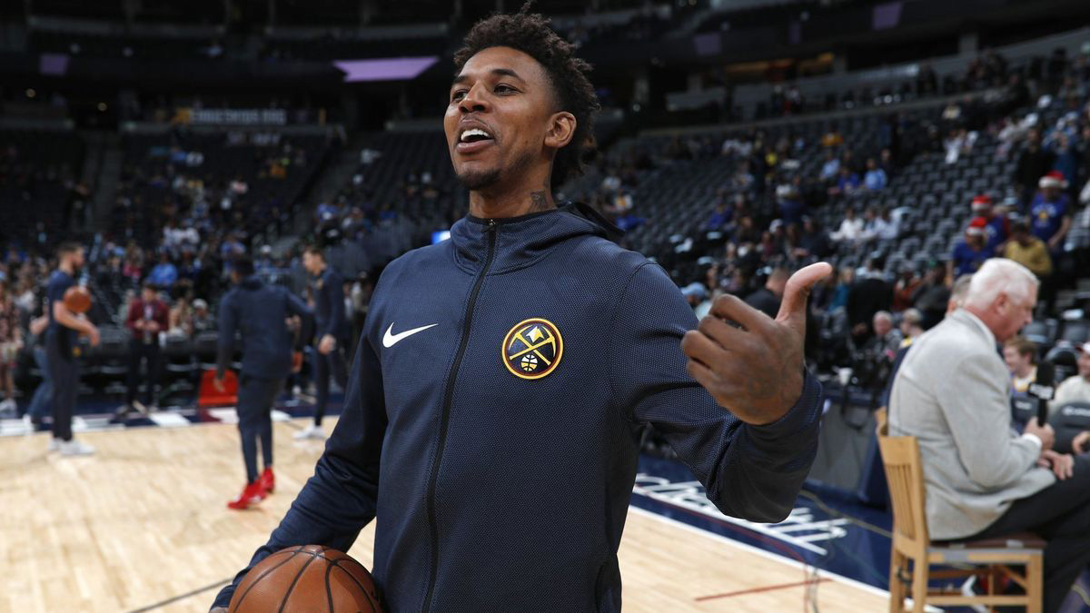 持球强突与 持球强突与